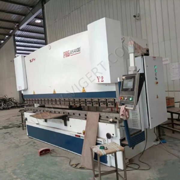 Листогибочный пресс с ЧПУ 225 тонн