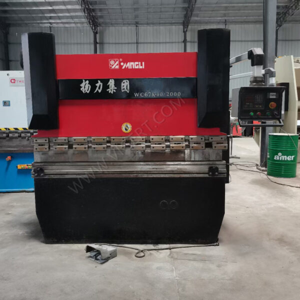 2 metri apăsați frână