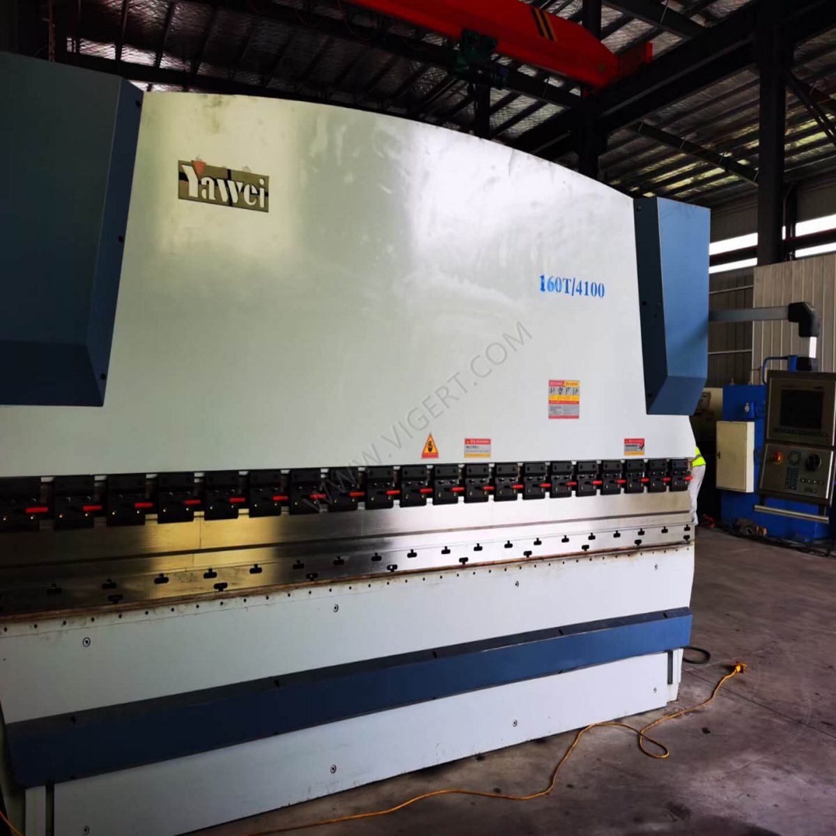 YAWEI 160T4100 3+1 Achse (2)