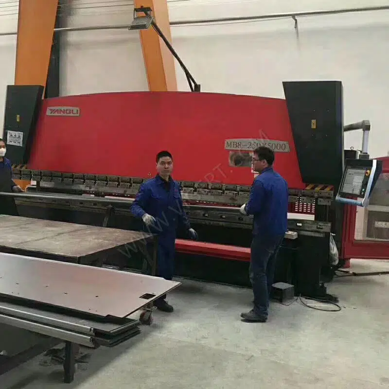 Presse plieuse hydraulique CNC d'occasion YANGLI MB8-250x5000 (1) Presse plieuse hydraulique CNC d'occasion YANGLI MB8-250x5000 (1)