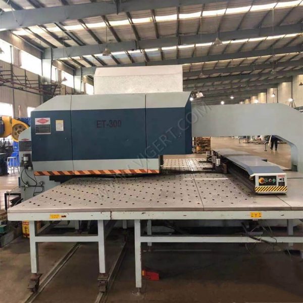 آلة تثقيب برج CNC مستعملة من JFY ET300 (1)