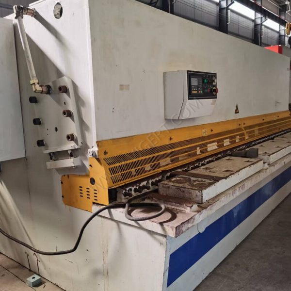 YANGLI Used CNC Hydraulic Swing Beam Shear QC12K-12X4000 (2)
