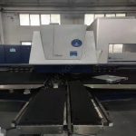 Używana wykrawarka i maszyna laserowa TRUMPF TruMatric 3000 (2)