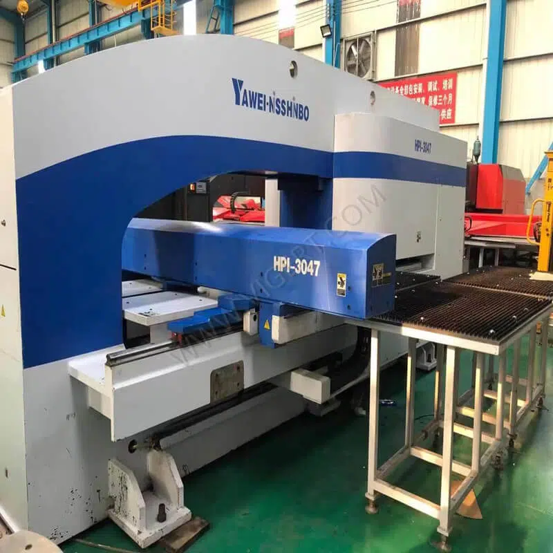 YAWEI gebrauchte CNC Revolver Stanzpresse HPI-3047 (1) YAWEI gebrauchte CNC Revolver Stanzpresse HPI-3047 (1)