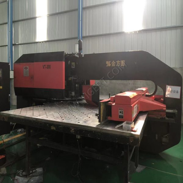 JFY آلة ضغط برج CNC مستعملة VT300