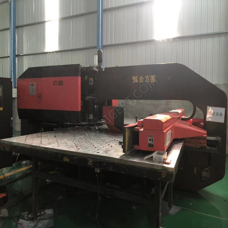 JFY เครื่องกด CNC Turret Power Press VT300 . มือสอง