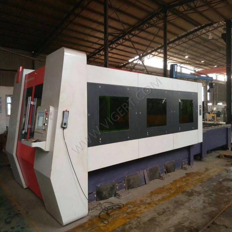 BYSTRONIC Mașină de tăiat cu laser folosit ByJin3015 (1) Mașină de tăiat cu laser a metalelor
