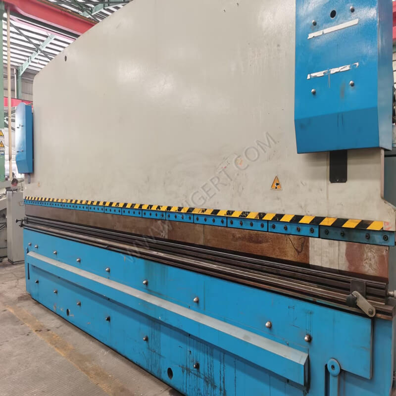 Used 160Ton CNC Bending Machine Used 160Ton CNC Bending Machine