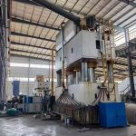 Máquina de prensa de quatro colunas CNC usada HARSLE Y32-2800 (3)