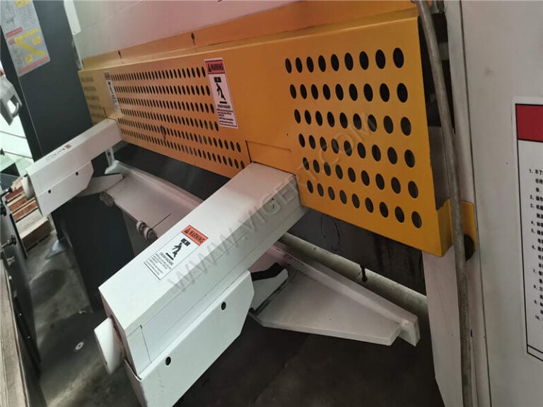 ACCURPRESS Used Guillotine Shearer 61358 with Front Feeder 4x2500 (2)