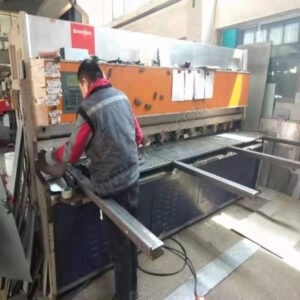 BYSTRONIC Used Hydraulic Cutting Machine 8x3000