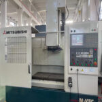 Второй вертикальный обрабатывающий центр MITSUBISHI M-V5CN