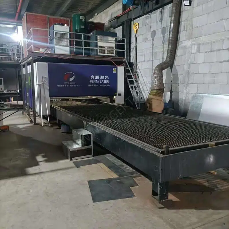 Máquina de corte a laser de fibra usada PENTA AWING 6020 Máquina de corte a laser de fibra usada PENTA AWING 6020