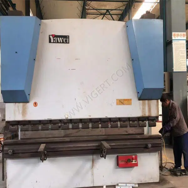 YAWEI Używana hydrauliczna giętarka WEH300T3100A
