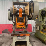 HARSLE Použitý malý elektrický lis 125T