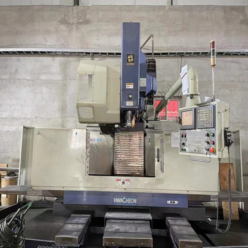 HWACHEON Вертикальный обрабатывающий центр SIRIUS-850 б / у