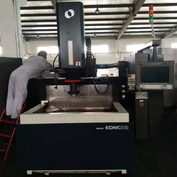 MAKINO Gebrauchte Erodiermaschine