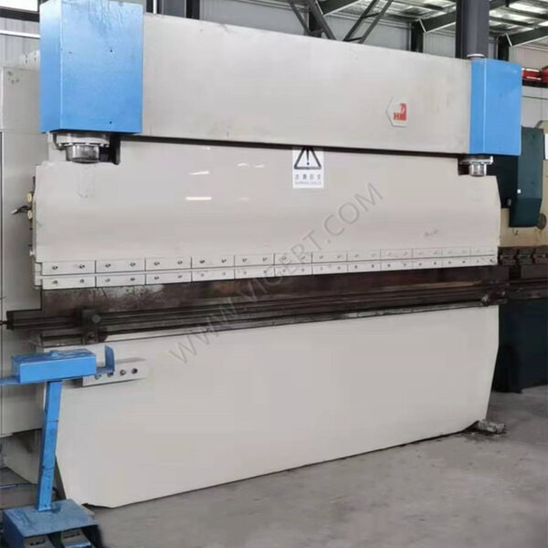 HARSLE เครื่องอัดไฮดรอลิกมือสอง WC67K-160T3200