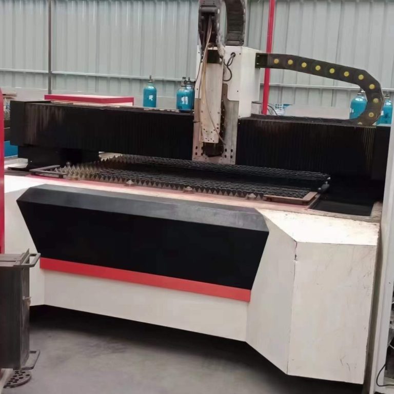 آلة القطع بالليزر 1500 واط