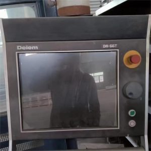 300T6200 Elektrohydraulický servo ohýbací stroj a 7+1osý 