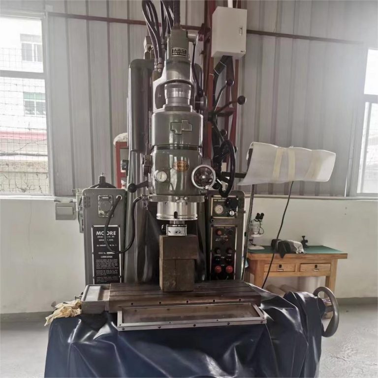 آلة الطحن CNC