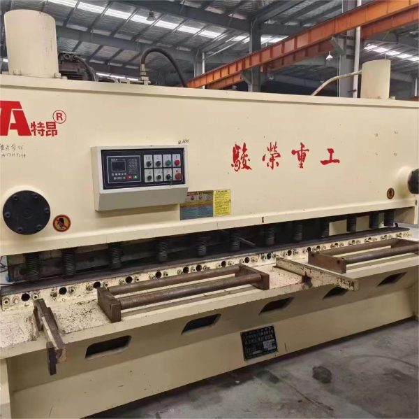 QC11K-12X3200 Hydraulic Shearing Machine For Sale