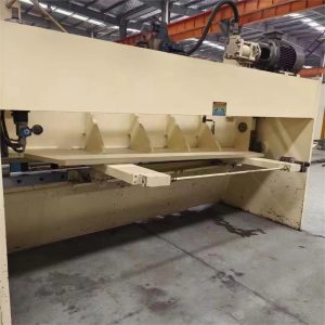 QC11K-12X3200 Hydraulic Shearing Machine for sale