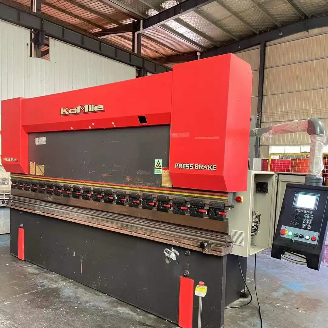 Używana giętarka CNC 100/400 Dual Servo Używana giętarka CNC 100/400 Dual Servo