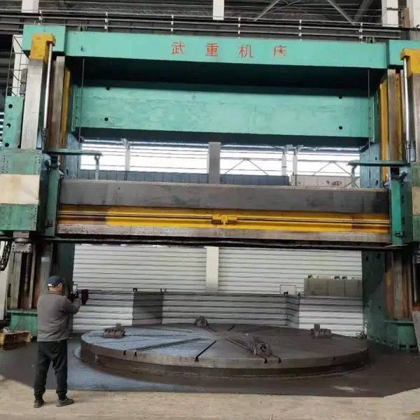 Torno vertical de coluna dupla usado Ck52