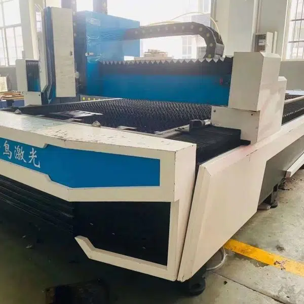 Machine de découpe laser 1500 W d'occasion à vendre