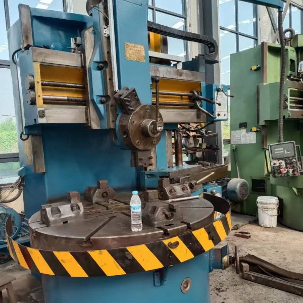 Подержанный вертикальный токарный станок 1600 мм