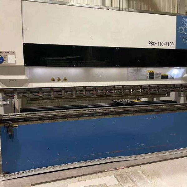 Plieuse CNC Yawei 110T d'occasion