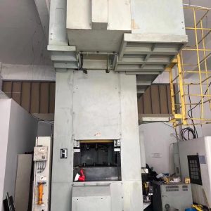 Použitý Punch Machine Komatsu 200T