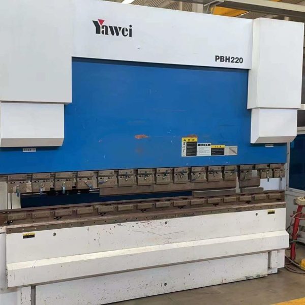 Prensa plegadora Yawei 220T3200 usada