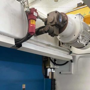 Używana prasa krawędziowa Yawei 220T3200