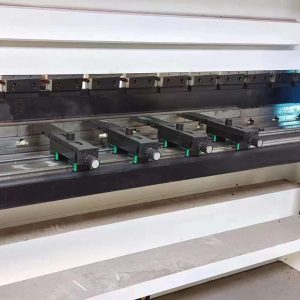 Utilizat ADH 100T3200 CNC Brake Pres