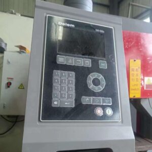 Plieuse CNC YangLi 160T d'occasion