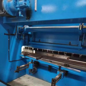 Używana hydrauliczna prasa krawędziowa 100T