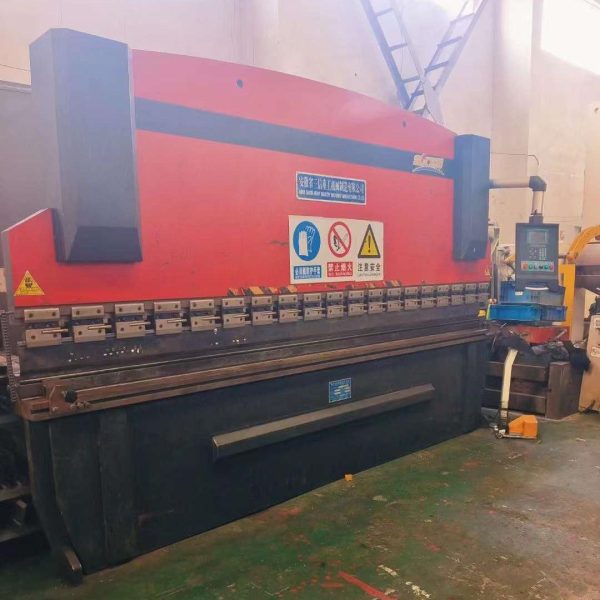 تستخدم 125T4000 NC الفرامل الصحافة