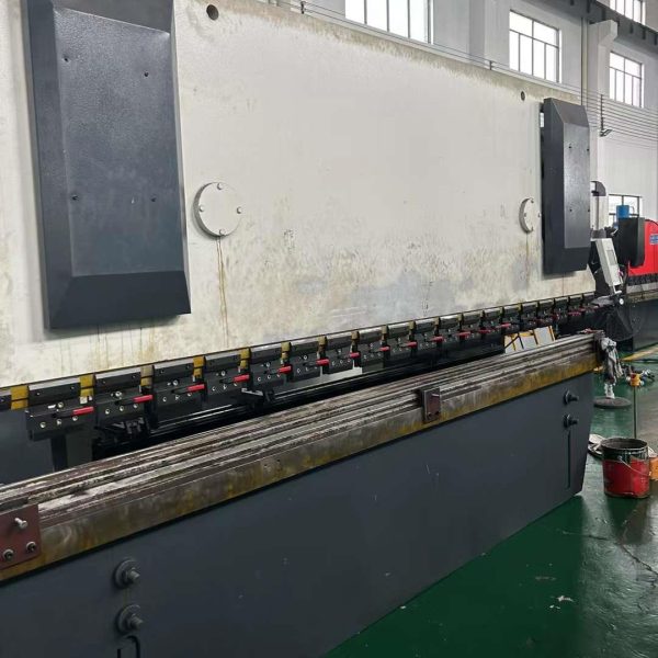 تستخدم 160T4000 NC الصحافة الفرامل