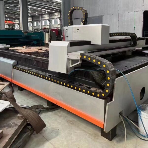 1000W Laser Cutting Machine