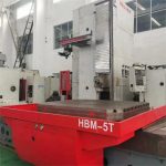 Un centre d'usinage de précision