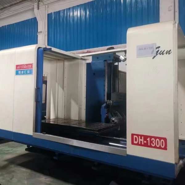 เครื่องเจาะรูลึก CNC รุ่น DH-1300