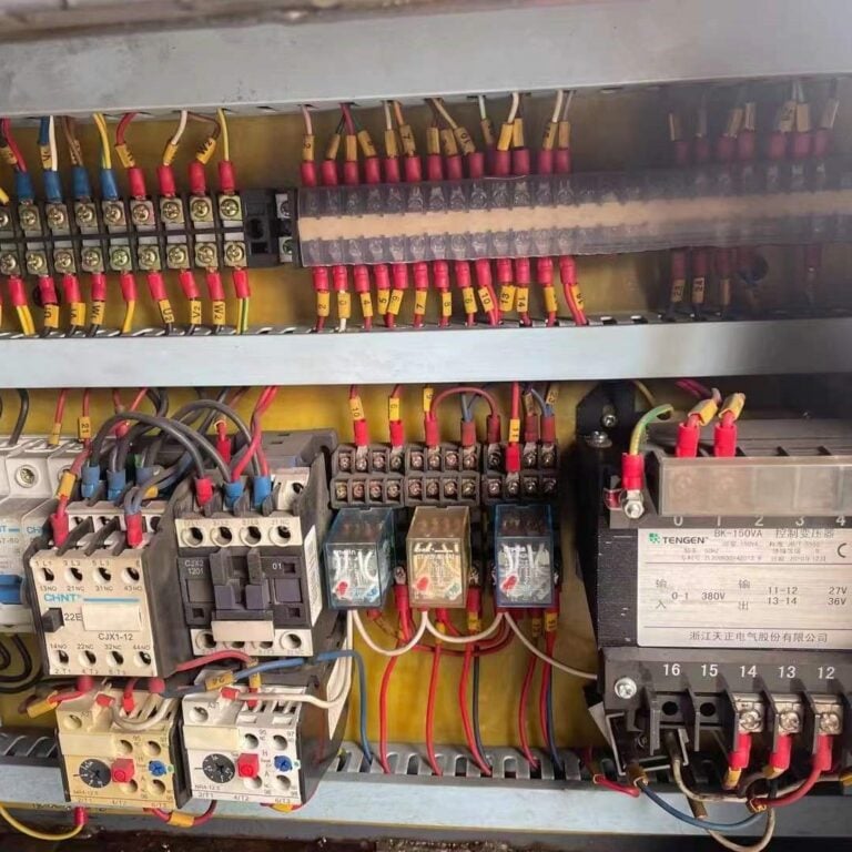 4230 Reliable Band Sawing Machine