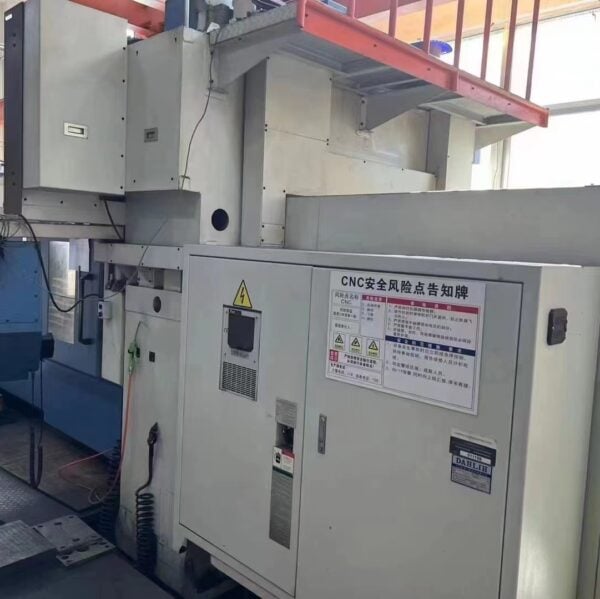 เครื่องกัดแกนทรี 2213