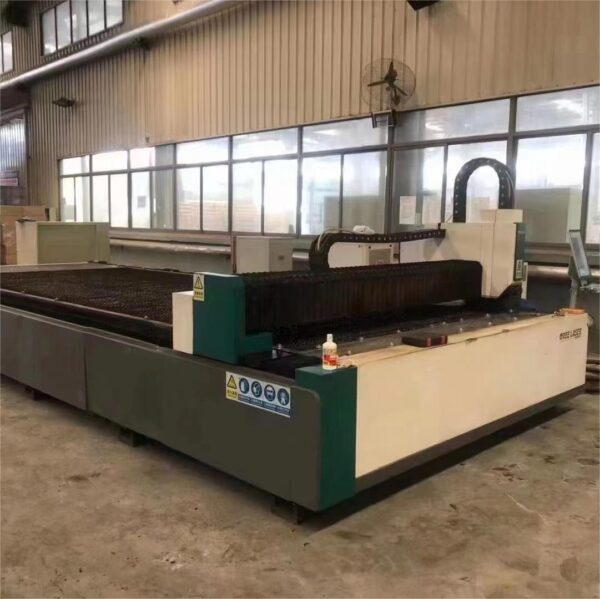 Powerful And Huge Laser Cuting Machine