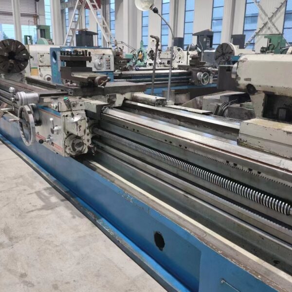 เครื่องกลึงแนวนอนสำหรับงานหนัก CW6163