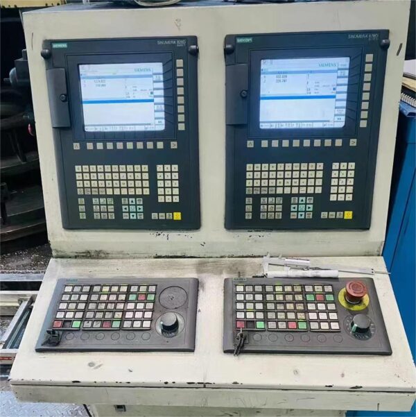 مخارط CNC عمودية ذات وظائف متنوعة