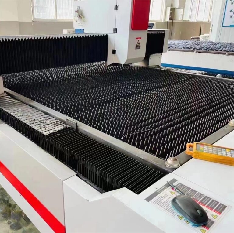 1000W Giant Laser Cutting Machine