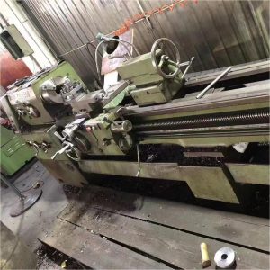Large hole horizontal lathe